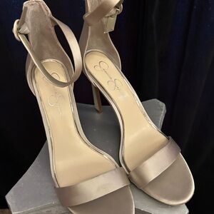 Jessica Simpson Women's Beige Heeled Sandals